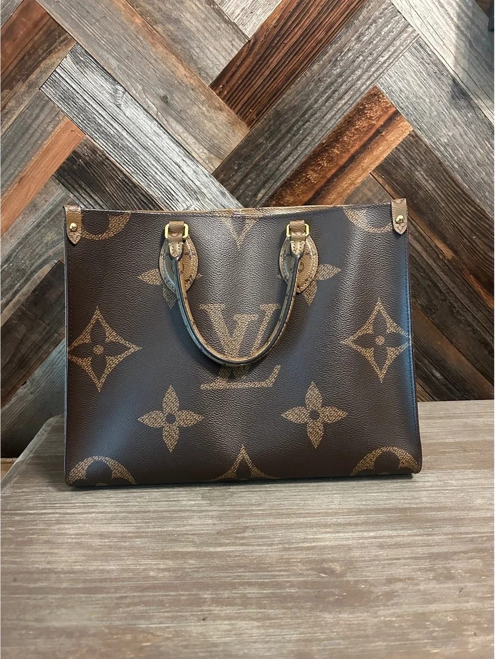 Louis Vuitton Onthego MM Tote Bag with Wallet